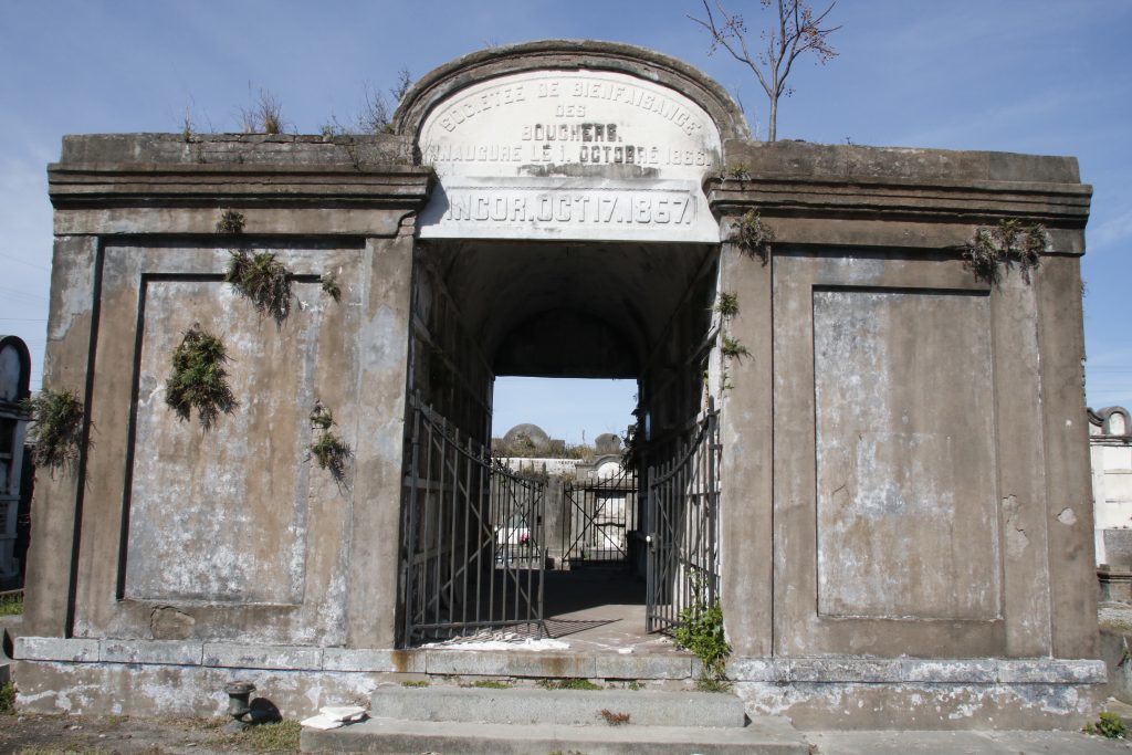 Lafayette Cemetery 2 Puzzle Box Horror images outside of large tomb